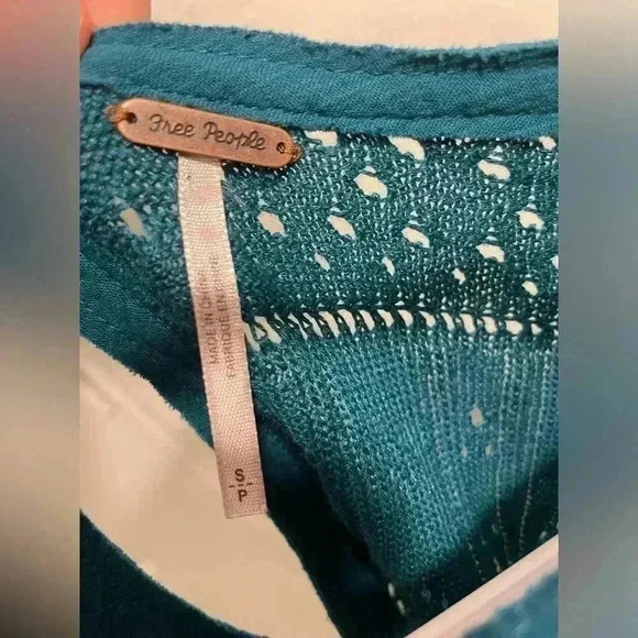 FREE PEOPLE Turquoise Once Upon a Time Linen Blend Knit Bell Sleeve Top Small - Picture 10 of 10